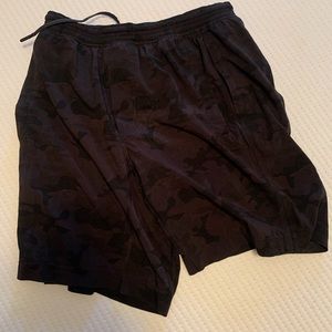 Lululemon pacebreaker short, sz M